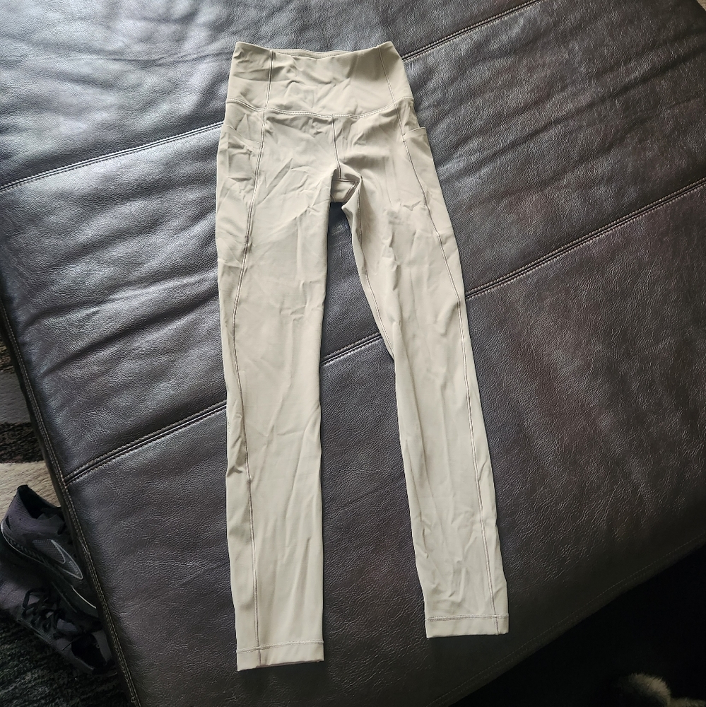 Leggings with pockets